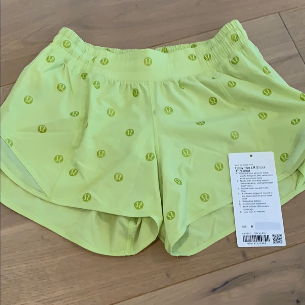 Lululemon Hotty Hot Short - 4” lined - 6 Tall